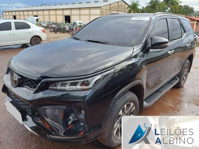 TOYOTA HILUX SW4 23/24