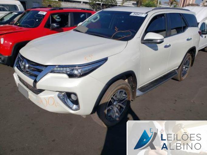 TOYOTA HILUX SW4 16/16