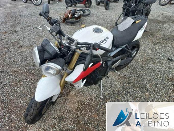 TRIUMPH STREET TRIPLE 15/15