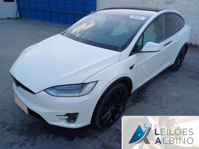 TESLA MODEL X 18/18