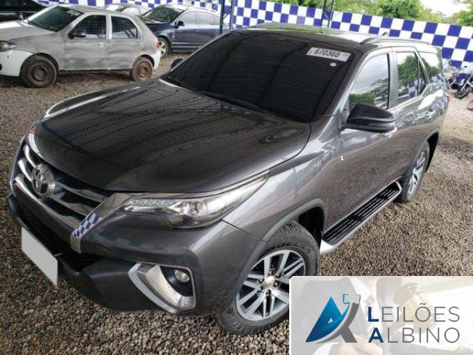 TOYOTA HILUX SW4 21/21 TOYOTA HILUX SW4 21/21